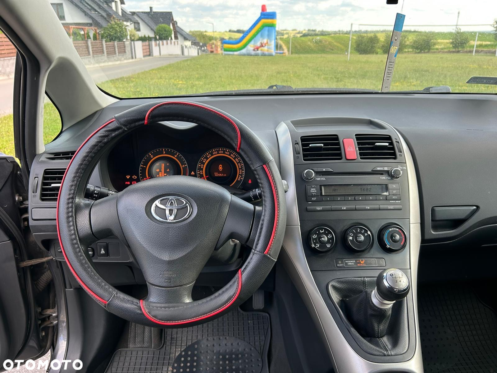 Toyota Auris 1.4 D-4D Premium - 11