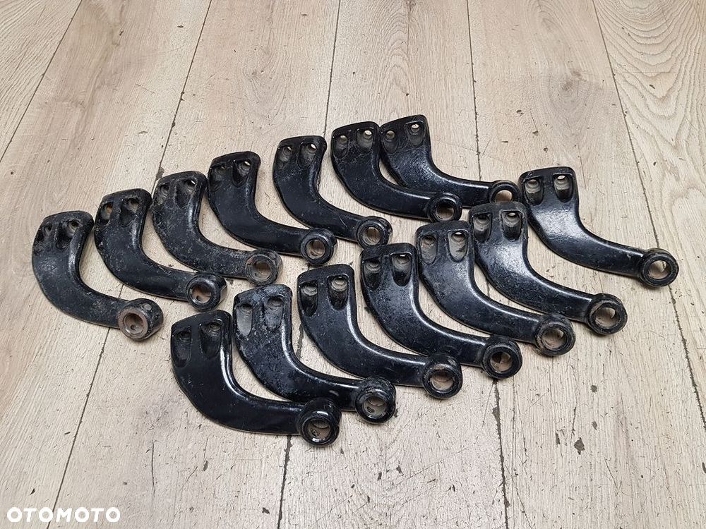 Set prawy mocowanie podnóżka Harley Davidson Sportster 883 1200  42971-04 - 2