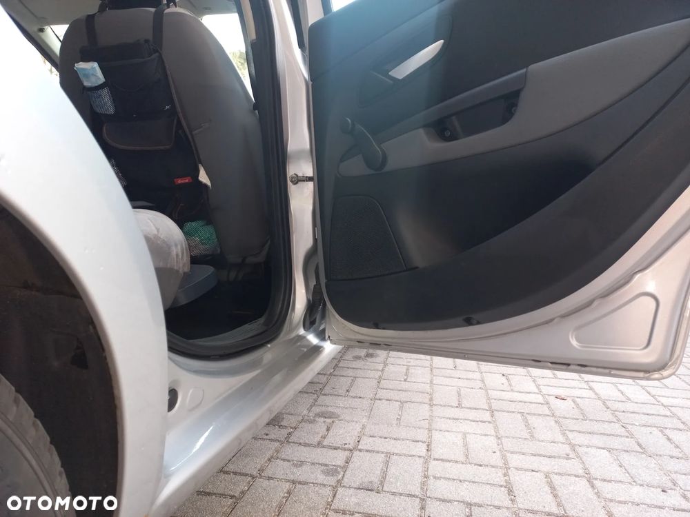 Fiat Linea 1.4 T-Jet 16V Dynamic - 17