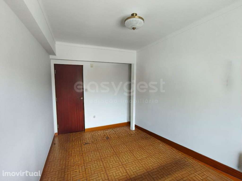 Excelente Apartamento T1 em Amora - Seixal - Grande imagem: 5/8