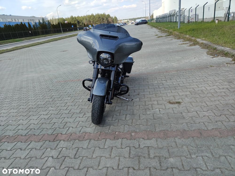 Harley-Davidson Touring Street Glide - 2