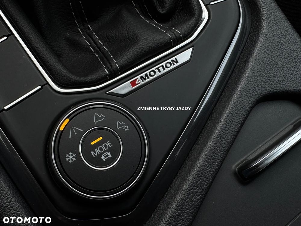 Volkswagen Tiguan 2.0 TDI SCR 4MotION DSG R-Line - 29