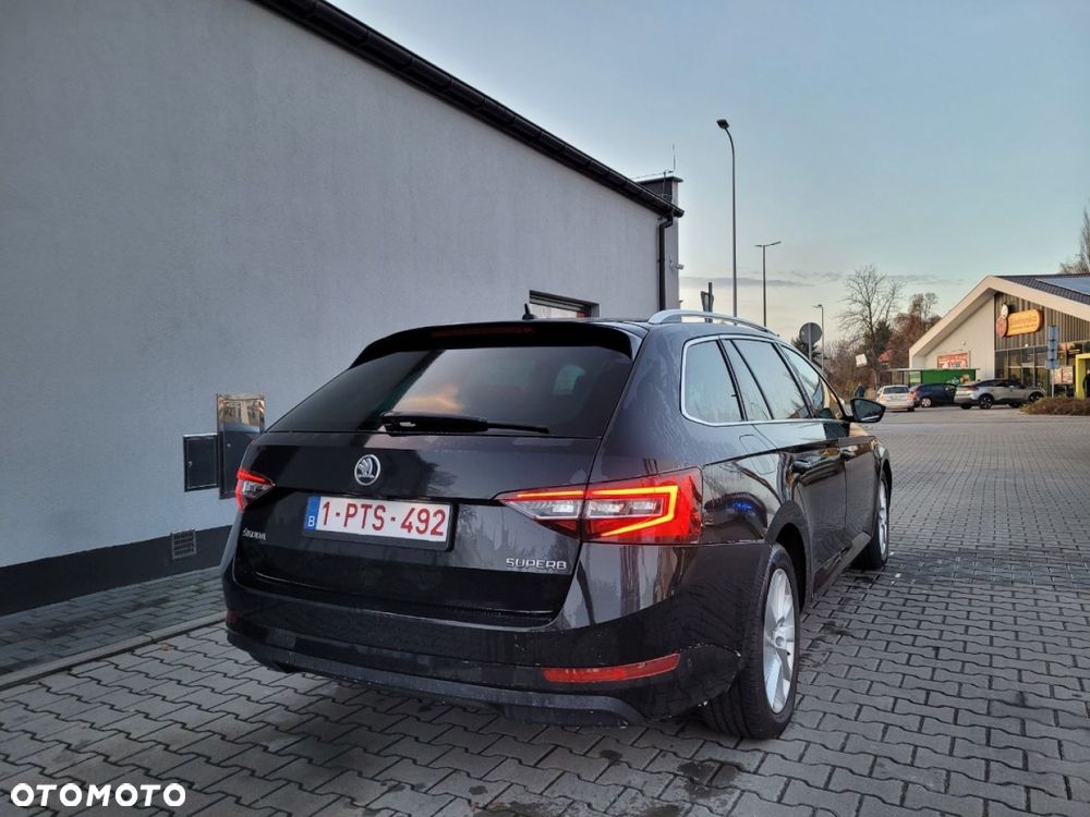 Skoda Superb 2.0 TDI Style - 10