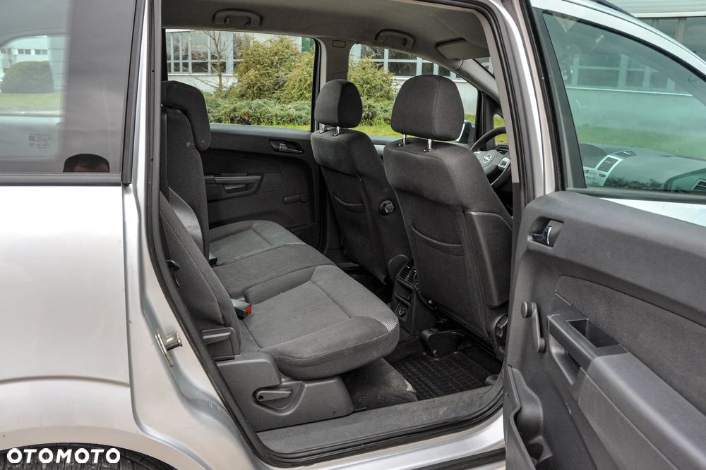Opel Zafira - 12