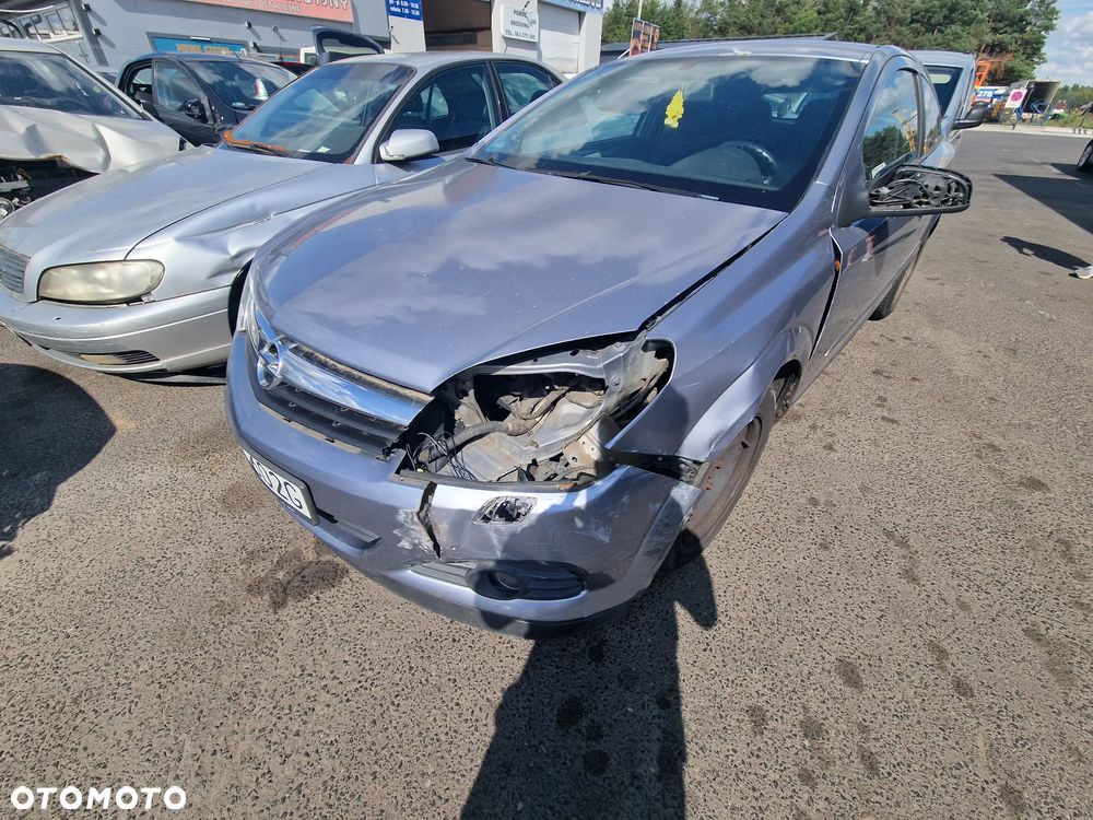 Opel Astra Gtc 2005 r 1.6 benzyna 77KW całe na części - 3