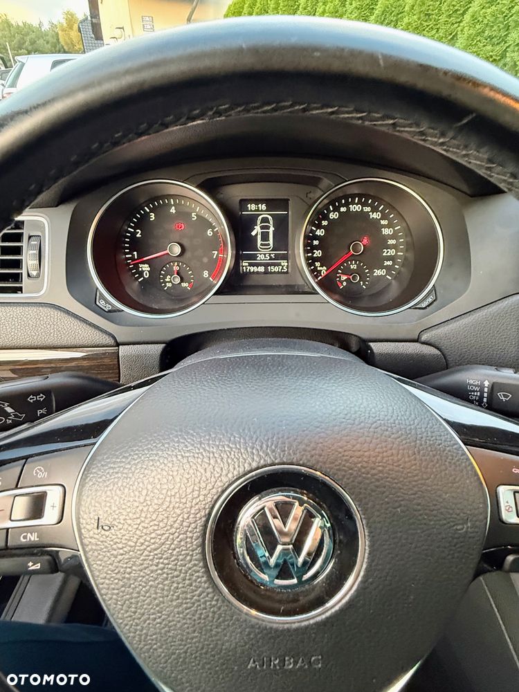 Volkswagen Jetta - 16