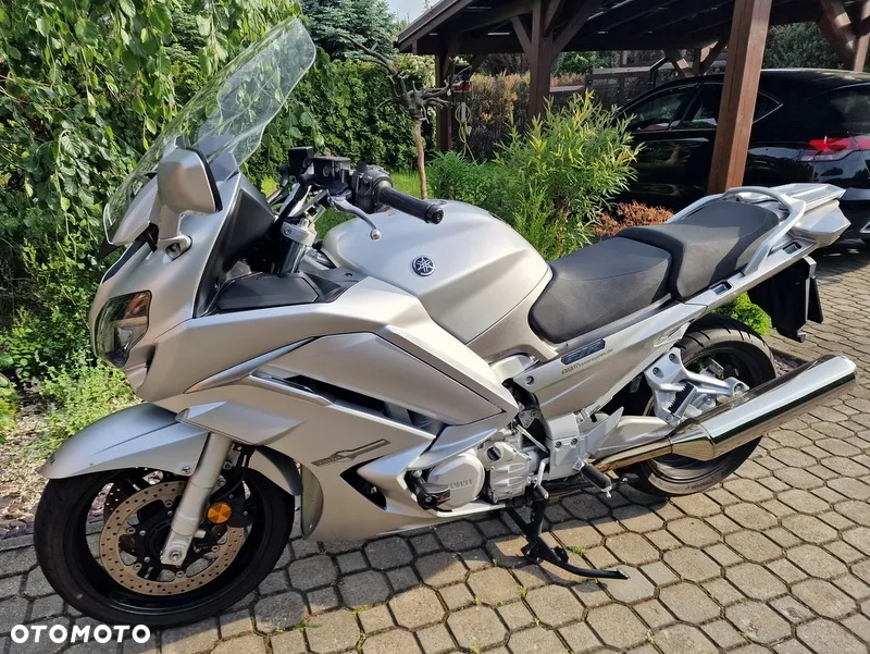Yamaha FJR - 27