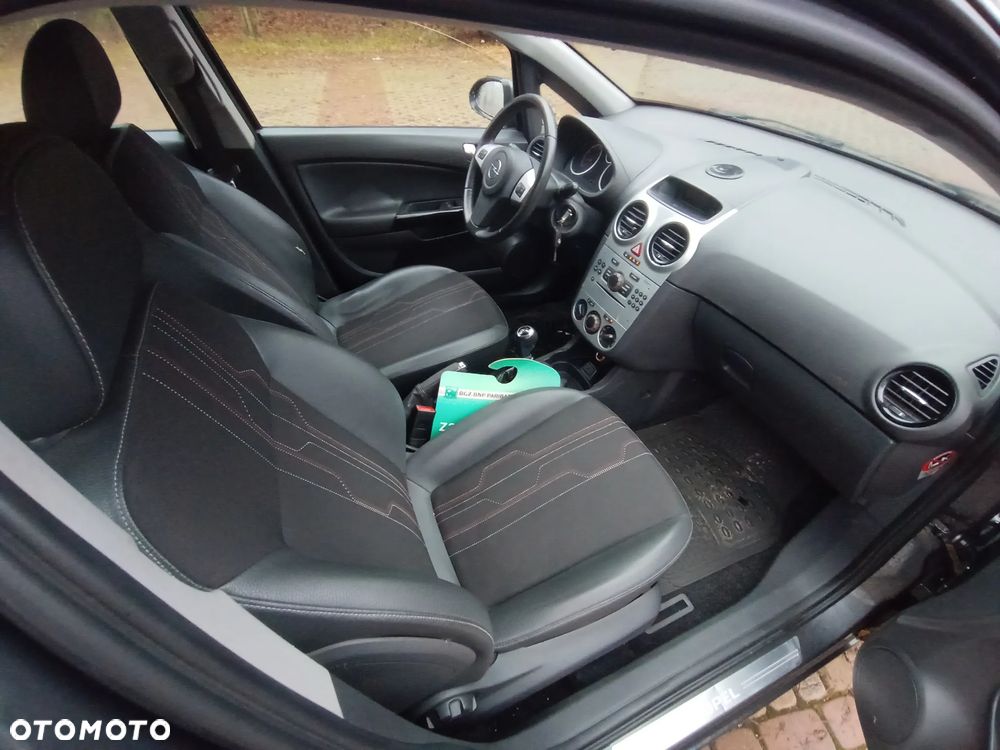 Opel Corsa 1.2 16V Cosmo - 22