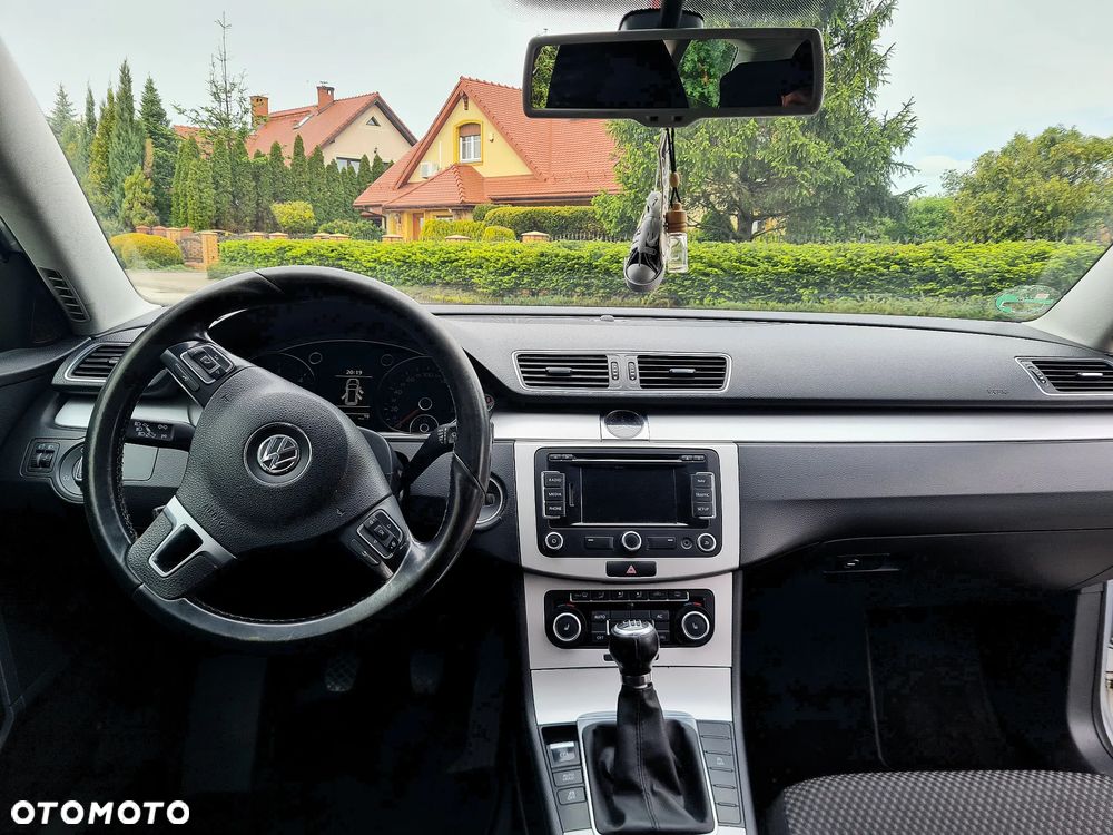 Volkswagen Passat 1.6 TDI BlueMotion Technology Comfortline - 10