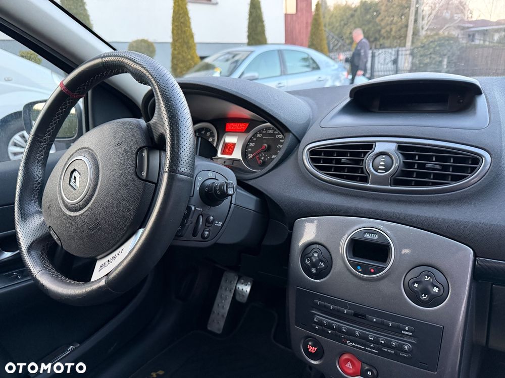 Renault Clio 2.0 16V Sport - 17