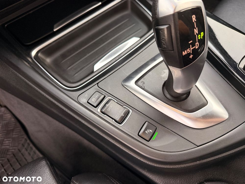 BMW Seria 3 330d xDrive Sport Line - 24