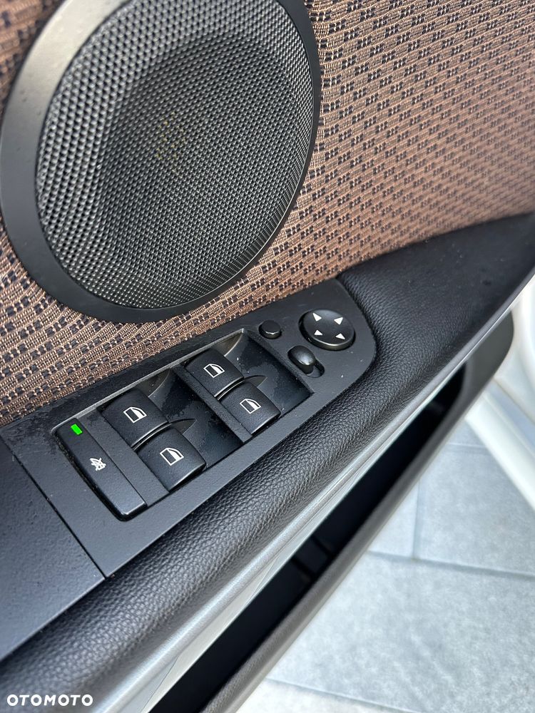 BMW Seria 3 318d DPF Edition Exclusive - 22