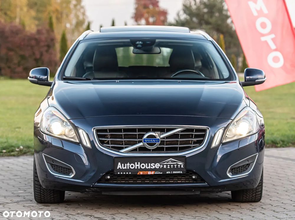 Volvo V60 D5 AWD Momentum - 4