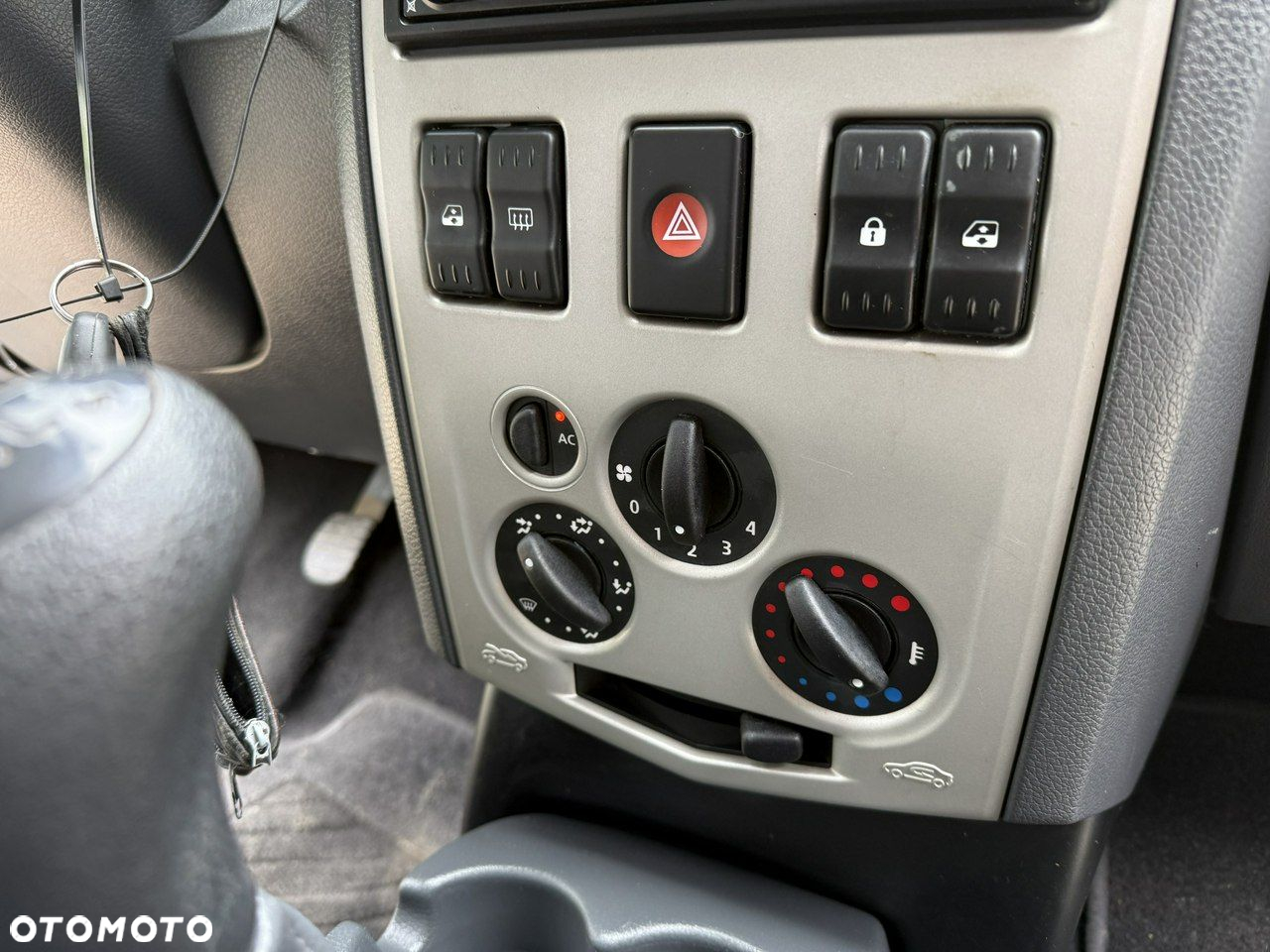 Dacia Logan - 23