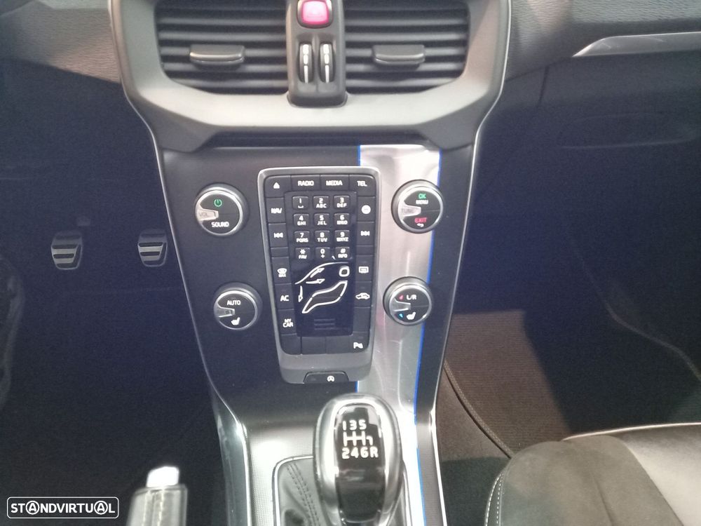 Volvo V40 2.0 D2 R-Design - 20