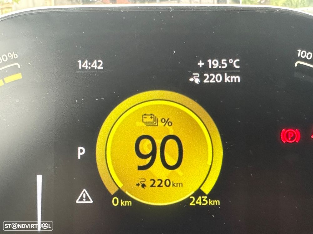 MINI 3 Portas Cooper SE Essential - 16