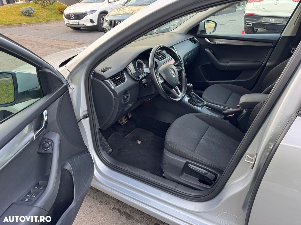 Skoda Octavia 2.0 TDI DSG Ambition - 14