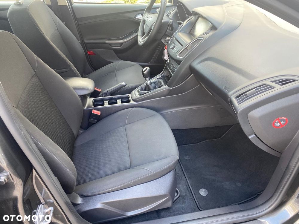 Ford Focus 1.0 EcoBoost STart-Stopp-System TITANIUM - 27
