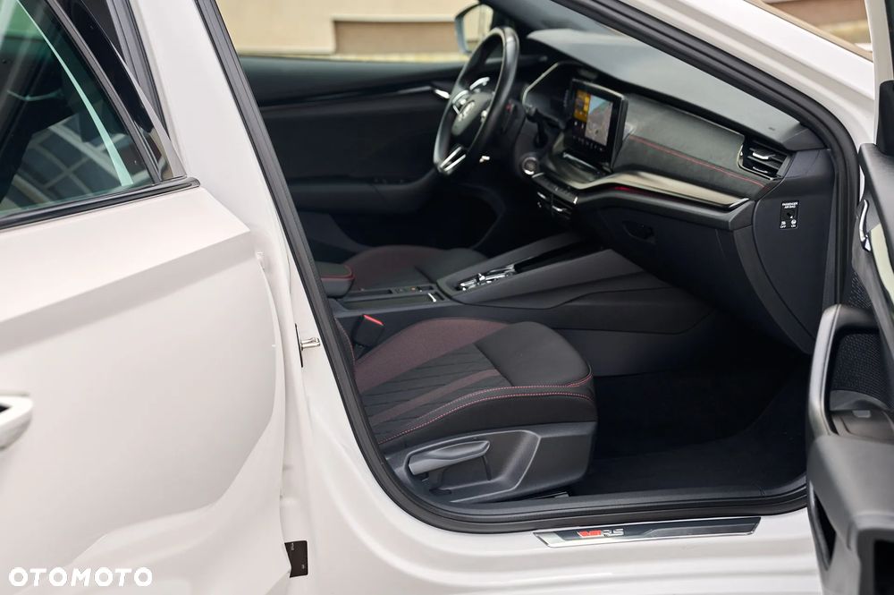 Skoda Octavia 2.0 TDI DSG RS - 25