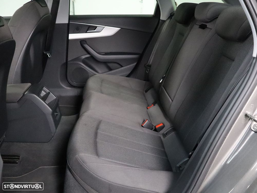 Audi A4 Avant 30 TDI S tronic - 7