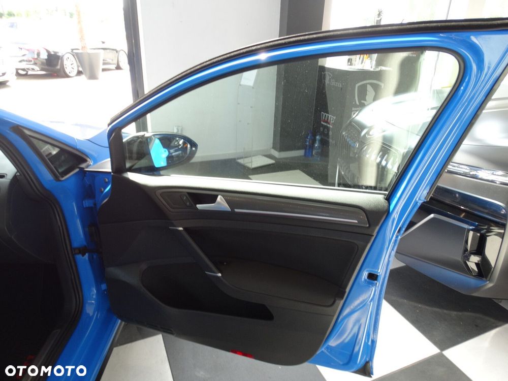 Volkswagen Golf - 37