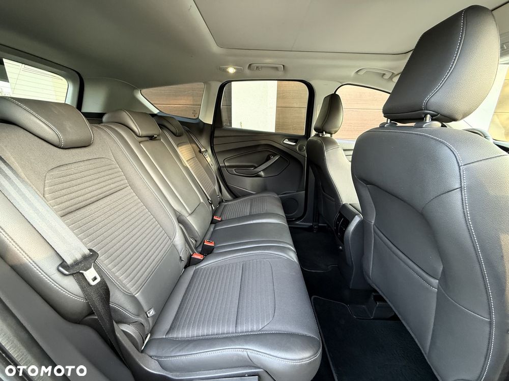 Ford Kuga 1.5 EcoBoost 2x4 ST-Line - 31