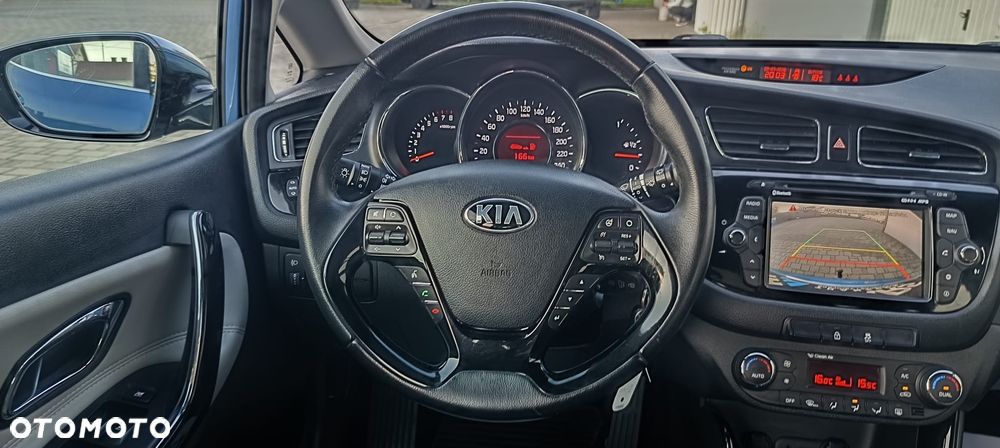 Kia Ceed - 16