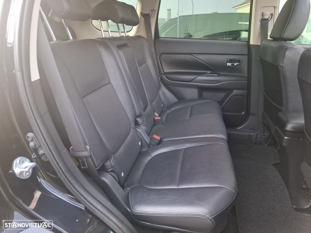 Mitsubishi Outlander - 37