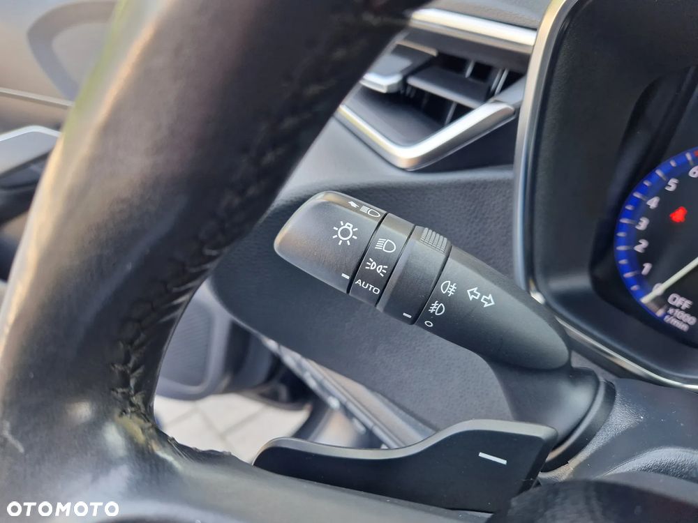 Toyota Corolla 2.0 Hybrid Executive - 37