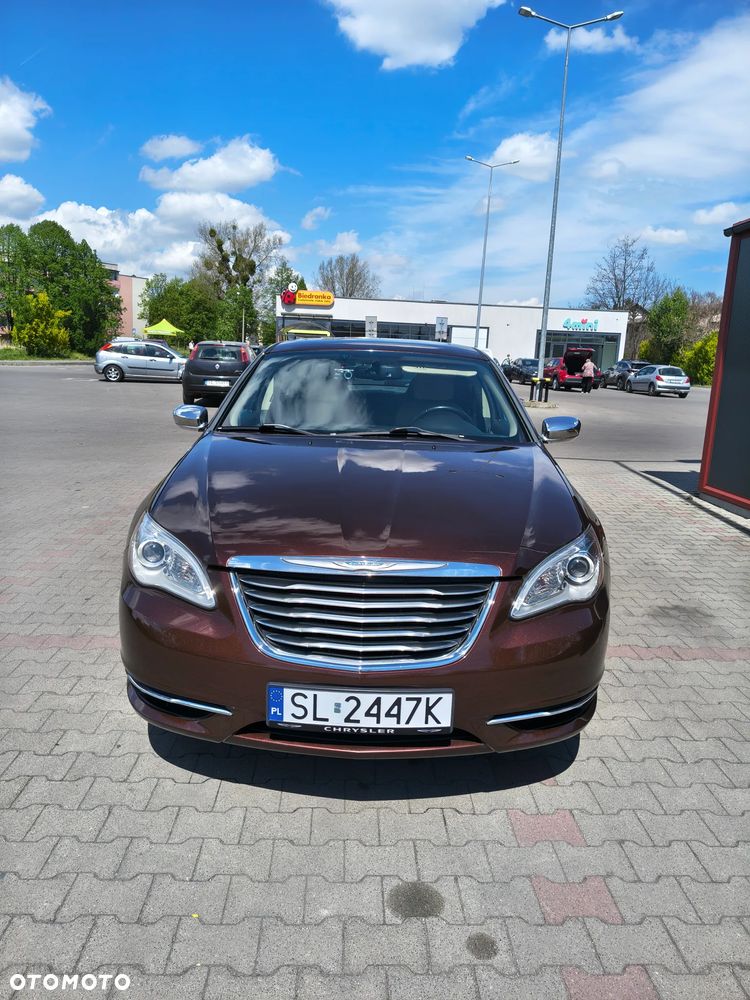 Chrysler 200 - 2
