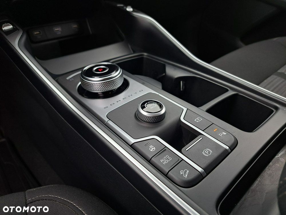 Kia Sorento 1.6 T-GDI HEV L - 24