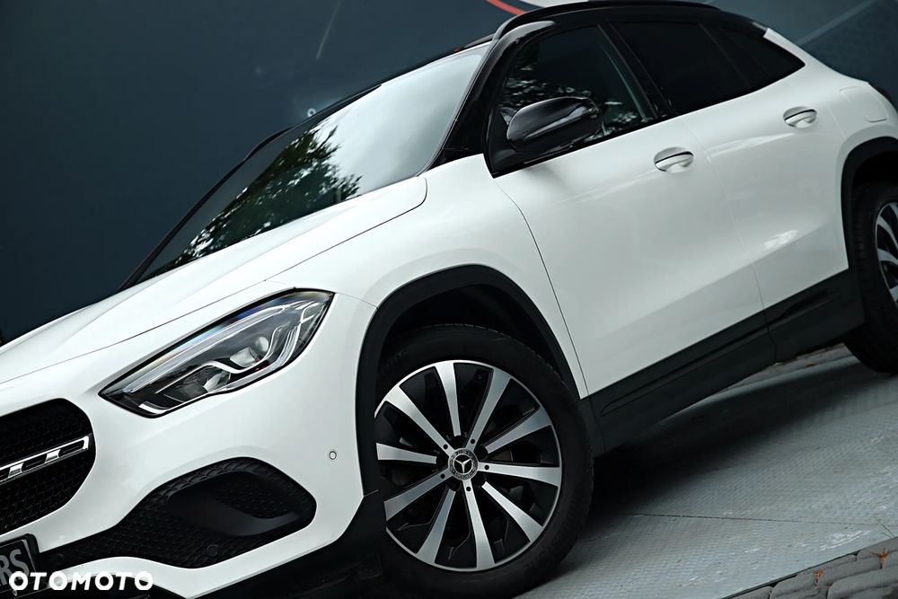 Mercedes-Benz GLA 200 Style - 4