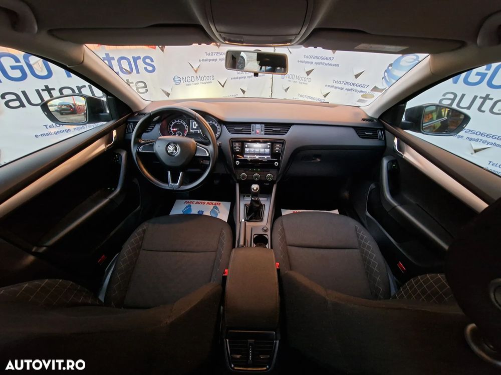 Skoda Octavia Combi Diesel 1.6 TDI Style - 2