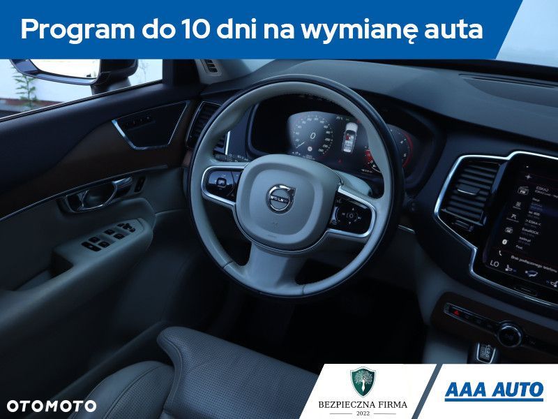 Volvo XC 90 - 9