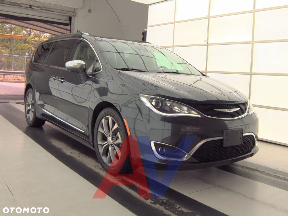 Chrysler Pacifica - 1