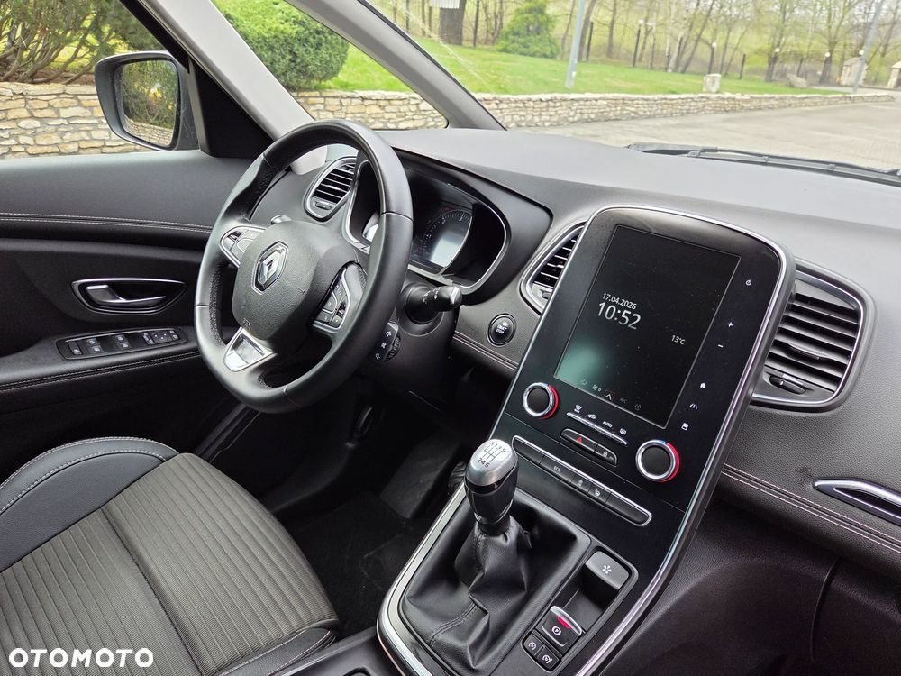 Renault Grand Scenic - 21