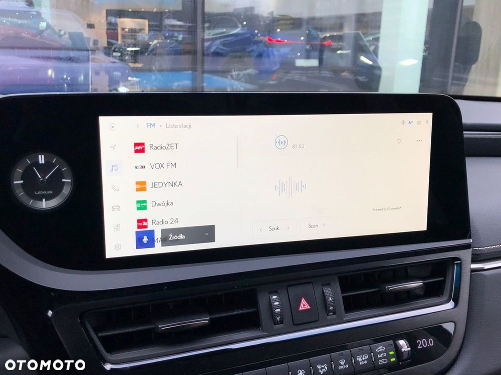 Lexus ES 300h F Sport Design - 18