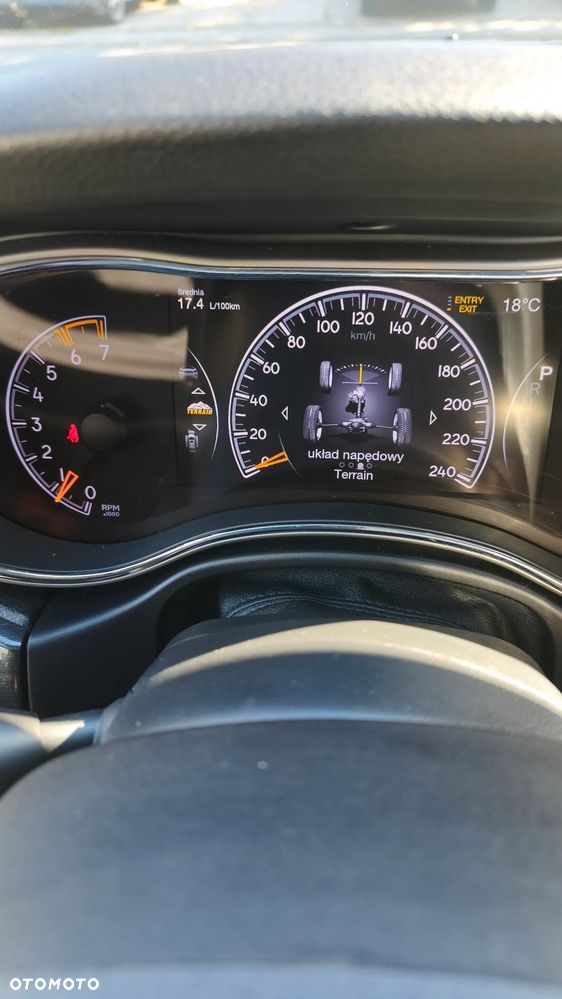 Jeep Grand Cherokee - 22