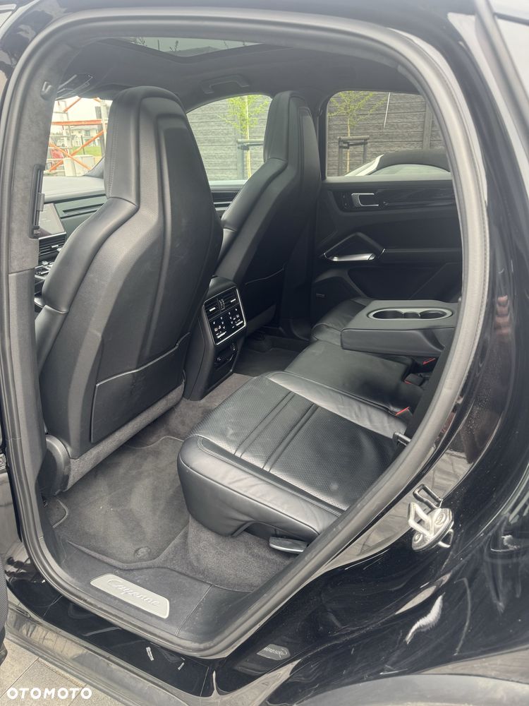 Porsche Cayenne - 4
