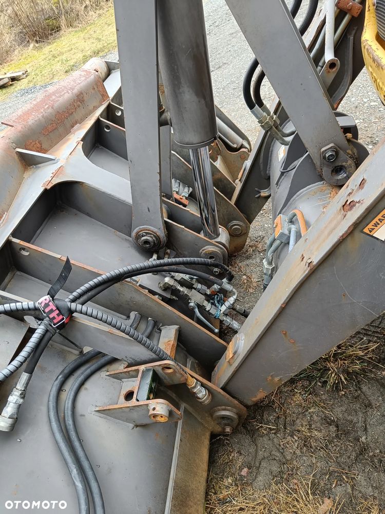 Volvo Bl 71, ROK 2003 Z przodu szuflada 4 w 1. - 5