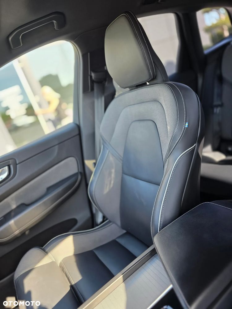 Volvo XC 60 B4 D AWD R-Design - 37