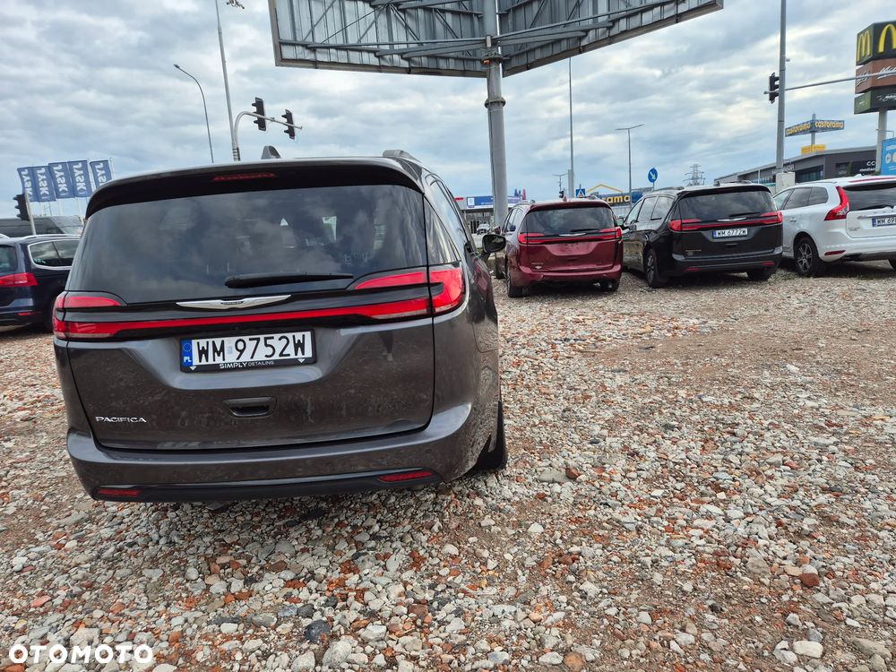 Chrysler Pacifica - 13