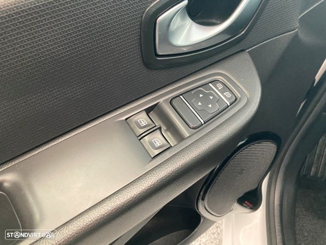 Renault Clio Sport Tourer Energy TCe 90 Business - 23