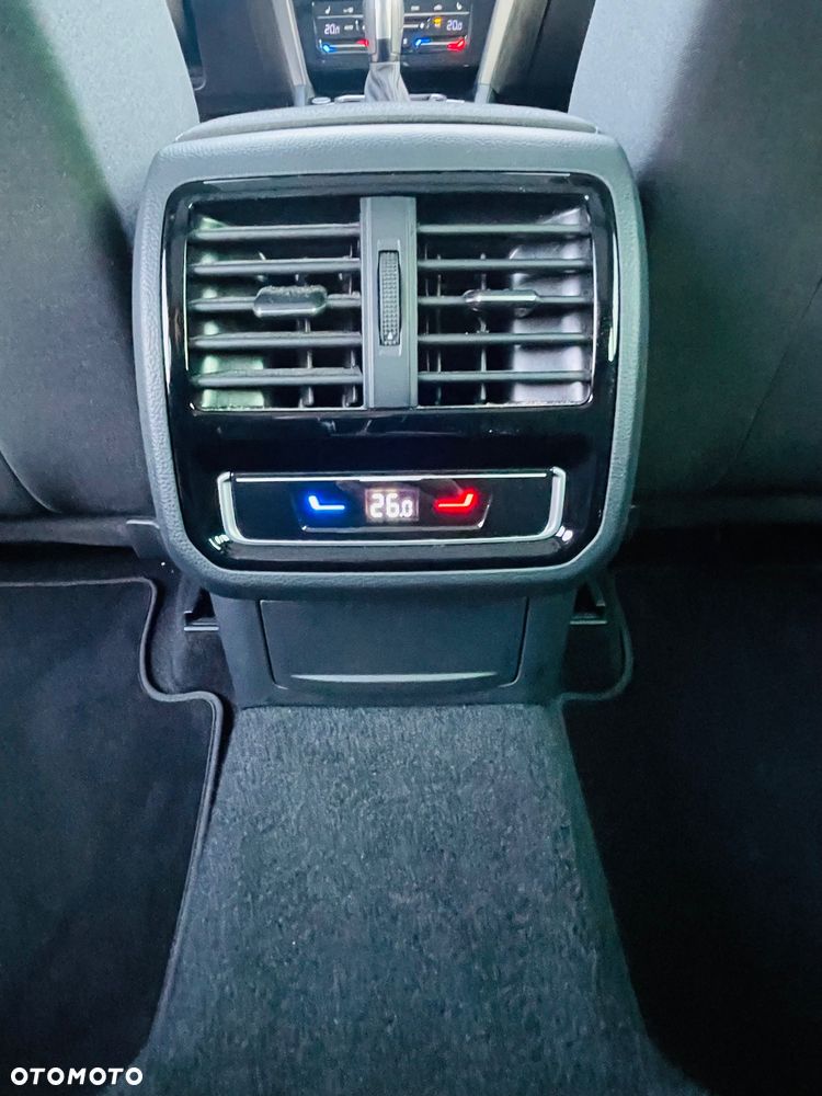 Volkswagen Passat - 8