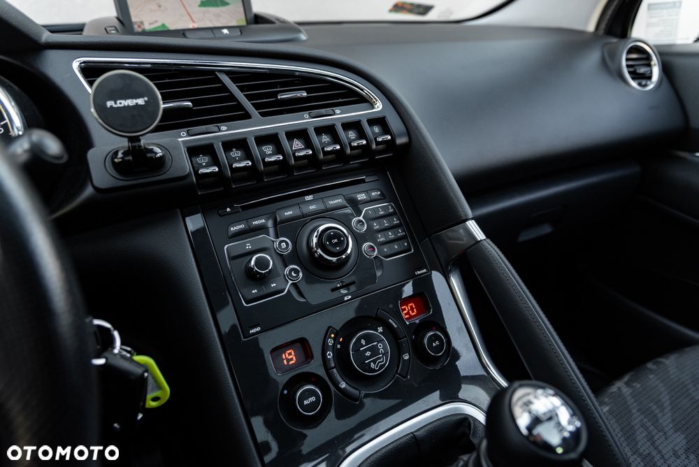 Peugeot 3008 HDi 150 Allure - 32