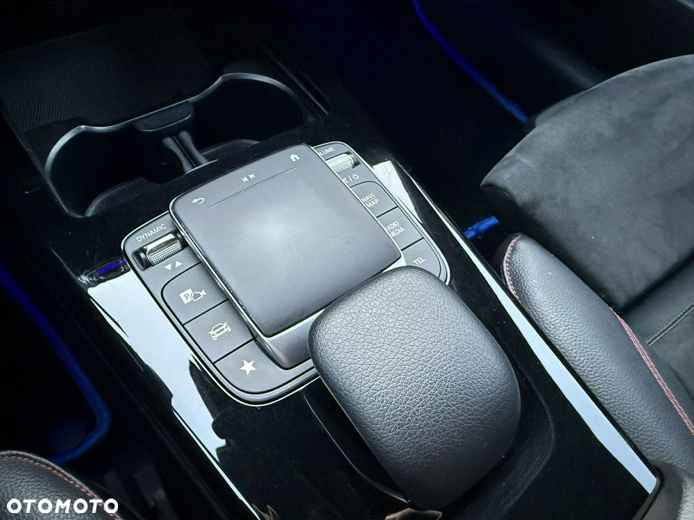 Mercedes-Benz CLA - 19