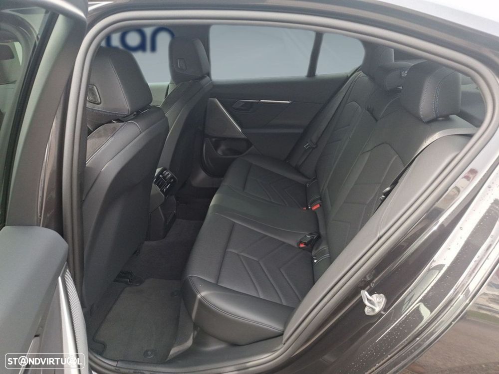 BMW i5 eDrive40 Pack Desportivo M - 8