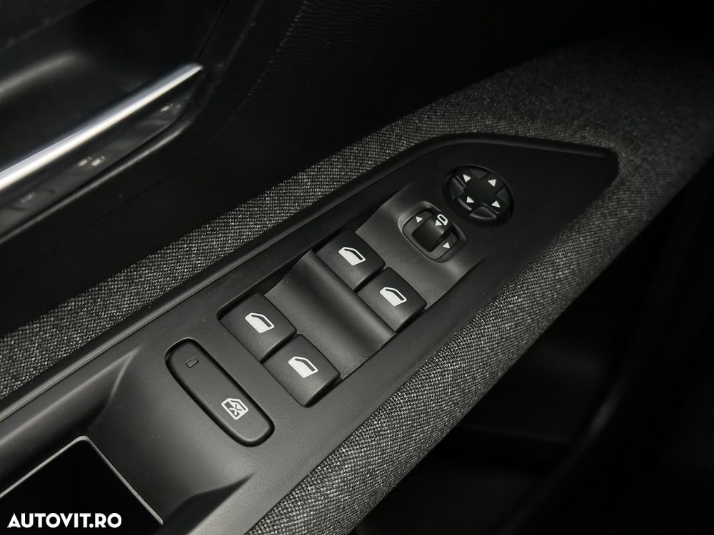 Peugeot 3008 1.2 PureTech Turbo S&S EAT8 Active - 30