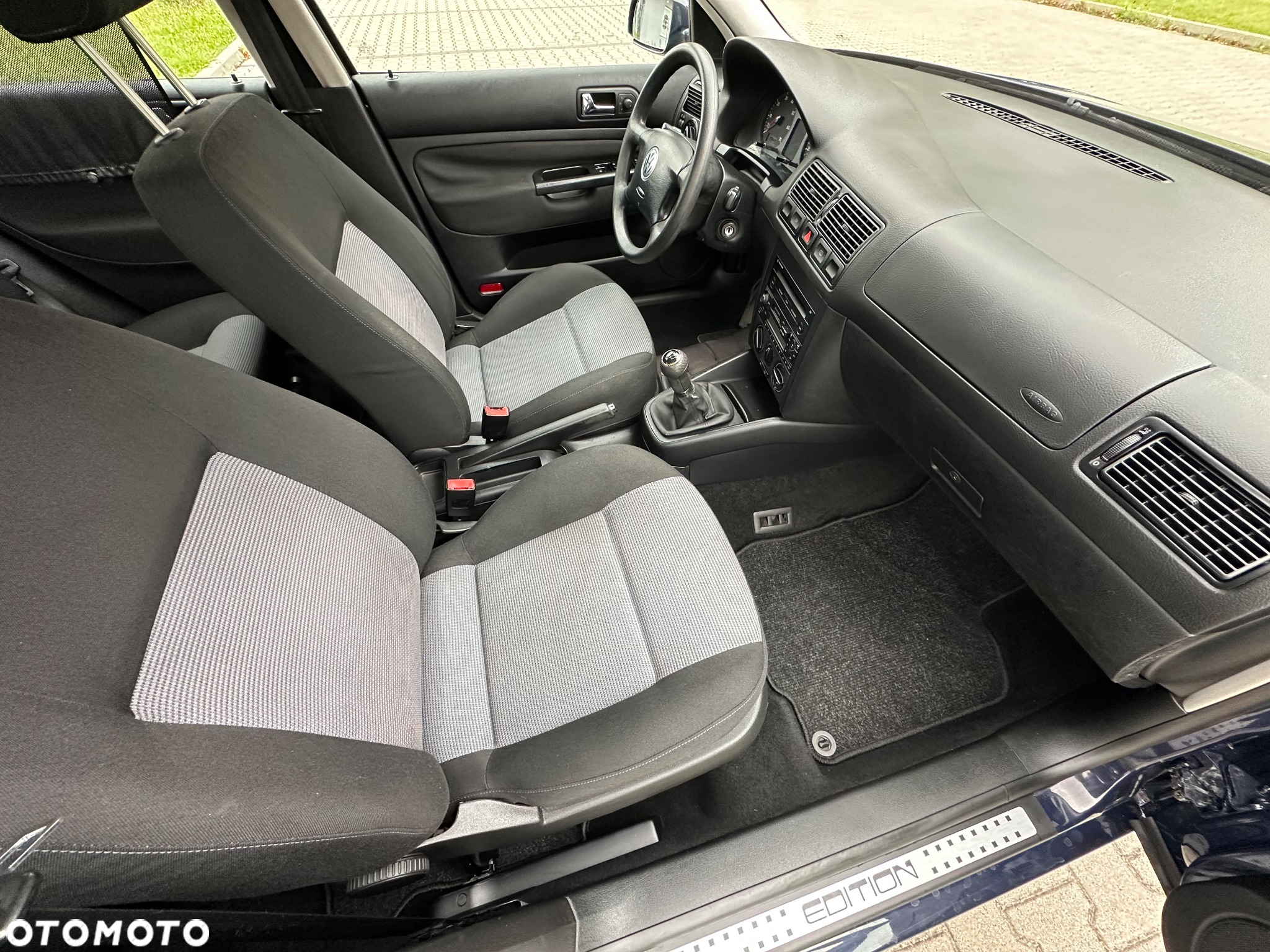 Volkswagen Golf - 10
