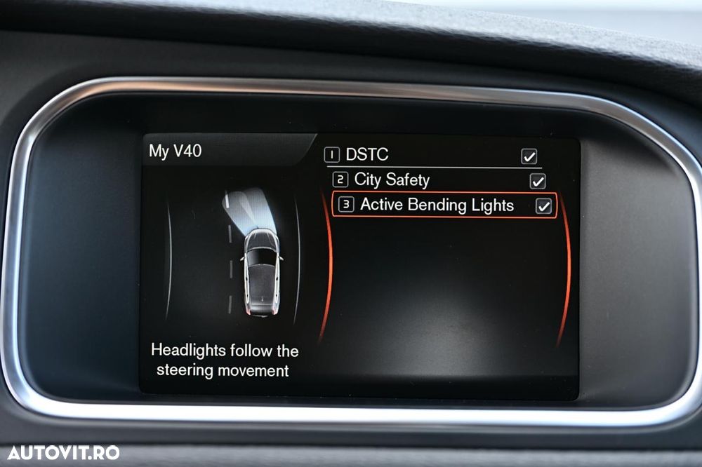 Volvo V40 - 24